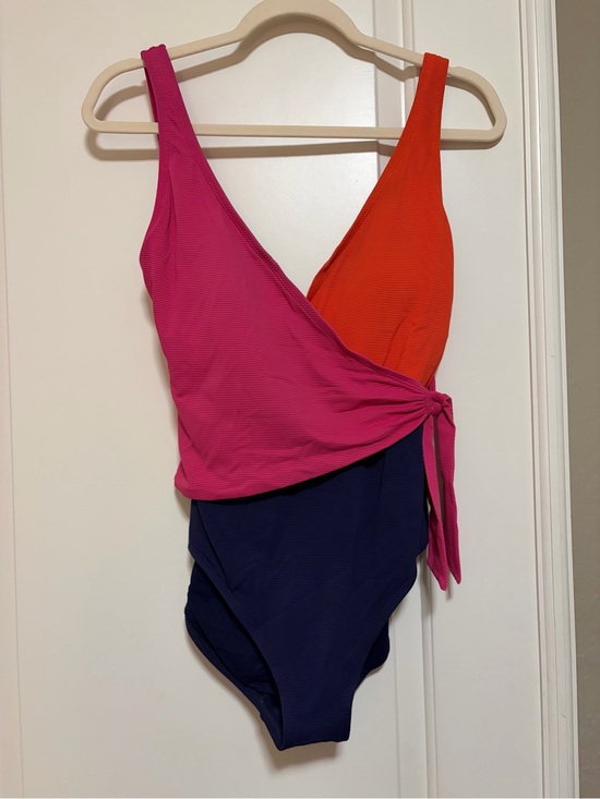 Tommy Bahama Other - 🌴☀️🌊Tommy Bahama Color block One-Piece Swimsuit Wrap Side Tie☀️🌴🌸